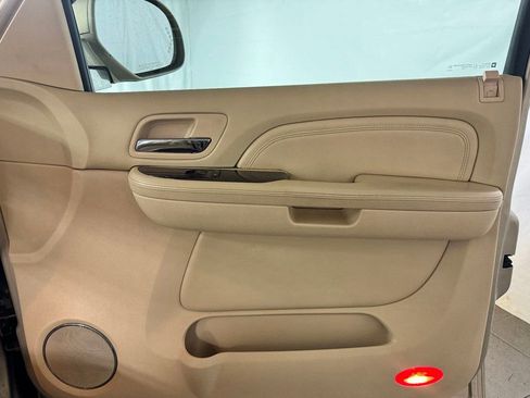 Used 2008 Cadillac Escalade Luxury image 17