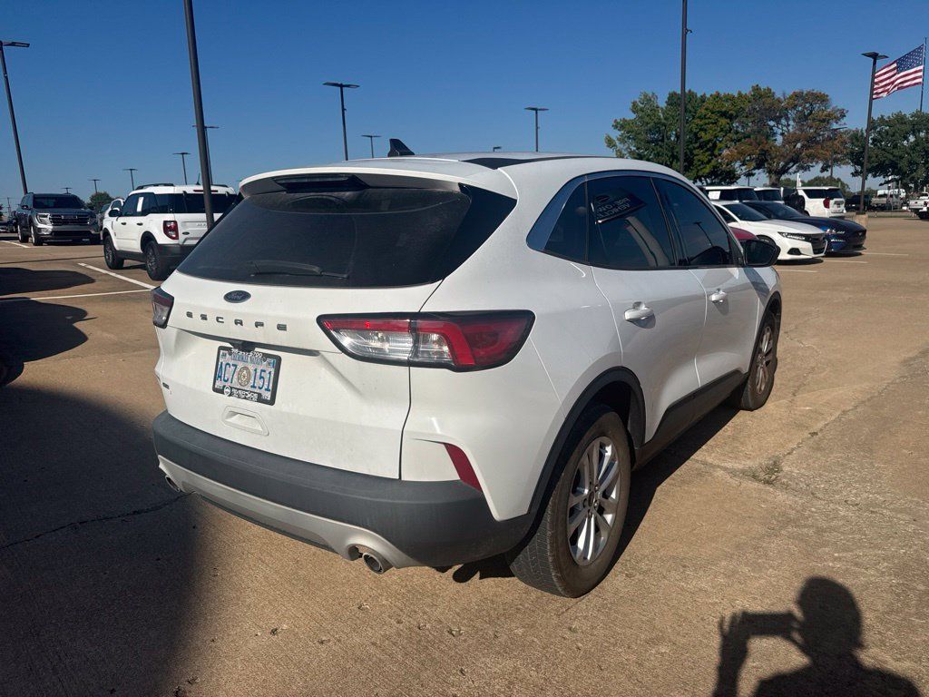 Used 2022 Ford Escape SE FWD image 10