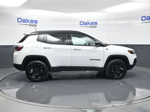 Used 2024 Jeep Compass Trailhawk image 9