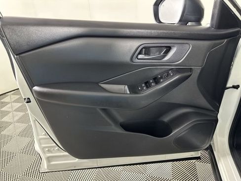 Used 2024 Nissan Rogue S AWD/4WD image 23