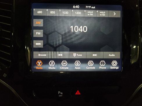 Used 2019 Jeep Cherokee Limited image 25