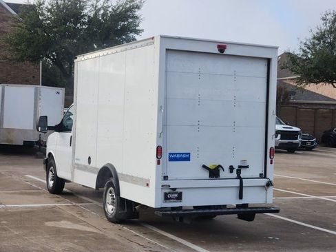 Used 2025 Chevrolet Express 3500 w/ Power Convenience Package image 3