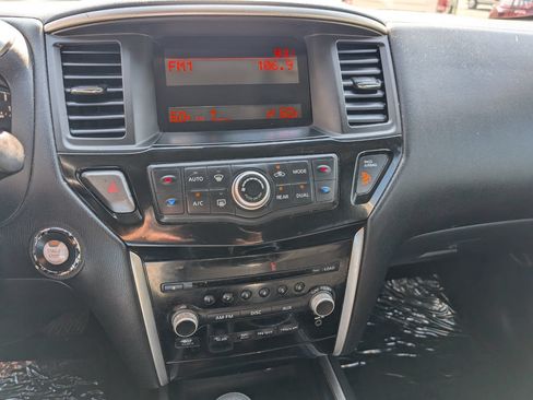 Used 2016 Nissan Pathfinder S FWD image 22