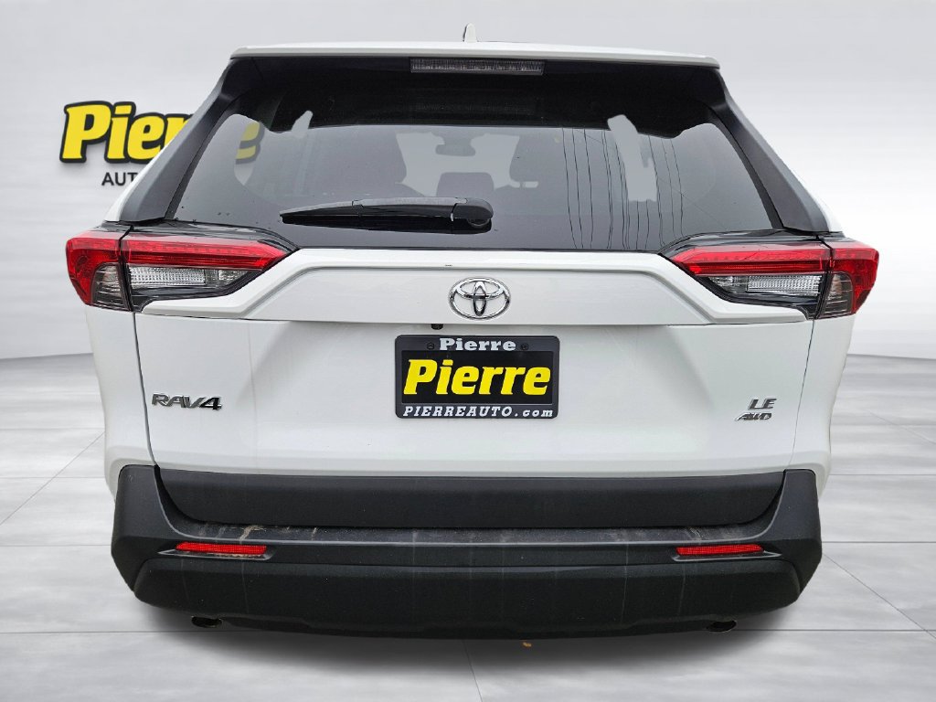 Used 2025 Toyota RAV4 LE AWD/4WD image 4