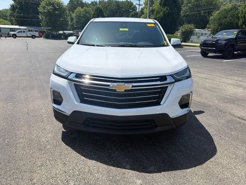 Used 2023 Chevrolet Traverse LT FWD image 8