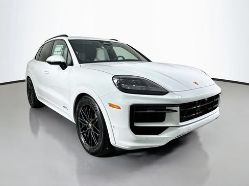 Certified 2026 Porsche Cayenne GTS AWD/4WD image 7