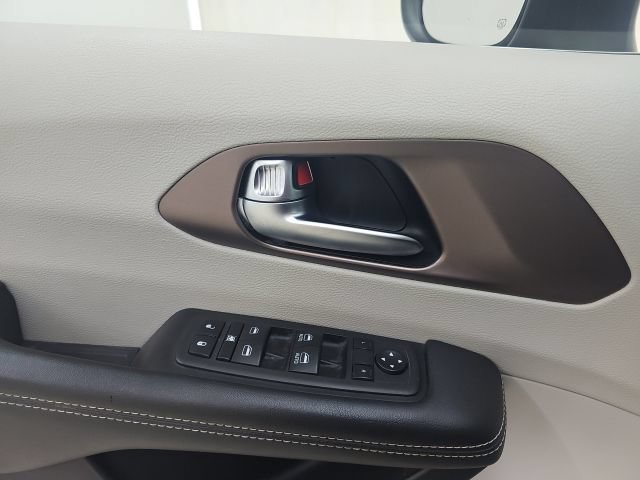 Used 2023 Chrysler Voyager LX FWD image 29