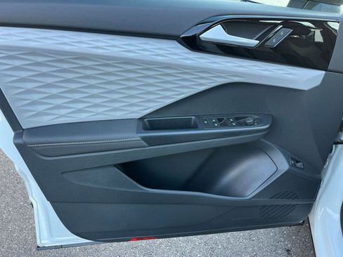 Used 2024 Volkswagen Taos S image 20