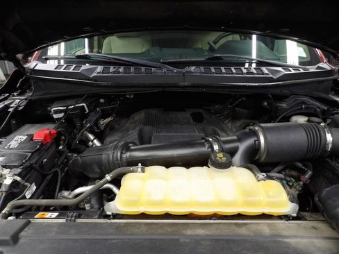 Used 2017 Ford F150 XLT w/ Equipment Group 302A Luxury AWD/4WD image 28