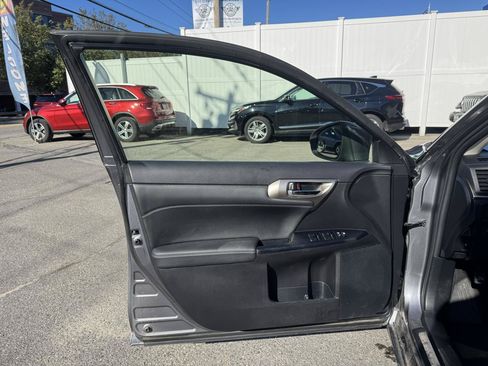 Used 2014 Lexus CT 200h FWD image 13