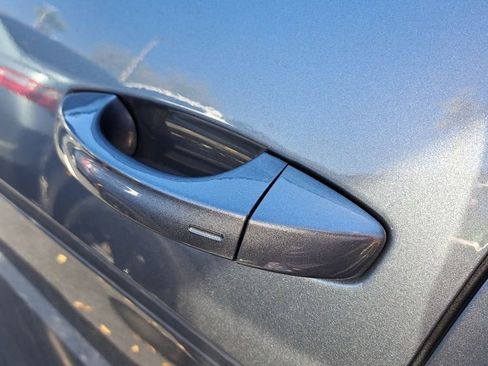 Used 2023 Volkswagen Atlas Cross Sport SE image 6