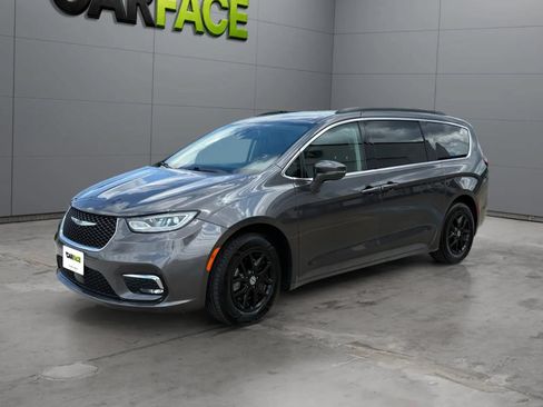 Used 2022 Chrysler Pacifica Touring-L FWD image 5