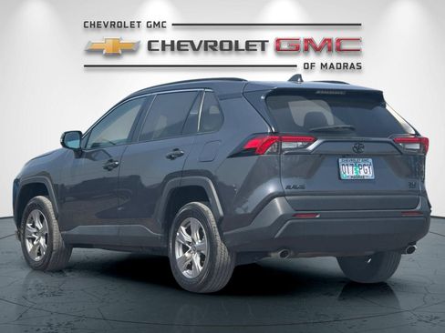 Used 2023 Toyota RAV4 XLE AWD/4WD image 5