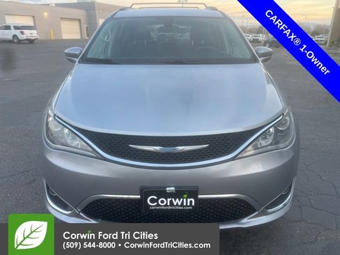Used 2018 Chrysler Pacifica Touring Plus w/ Tire & Wheel Group image 5