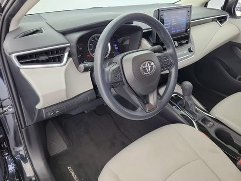 Used 2022 Toyota Corolla LE FWD image 19