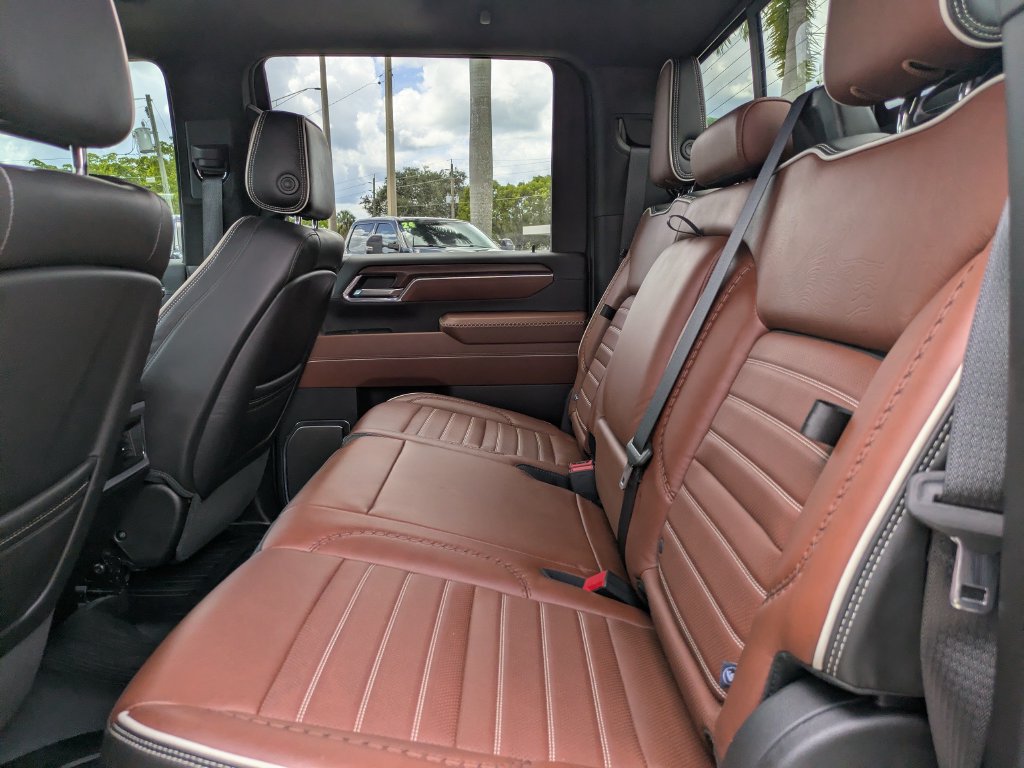 Used 2024 GMC Sierra 2500 Denali Ultimate AWD/4WD image 15