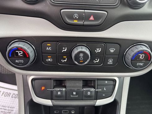 Used 2023 GMC Terrain SLT FWD image 33
