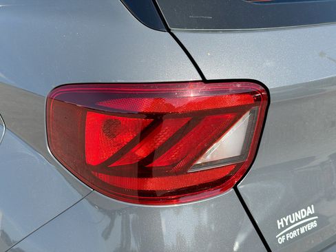Used 2024 Hyundai Venue SEL image 10