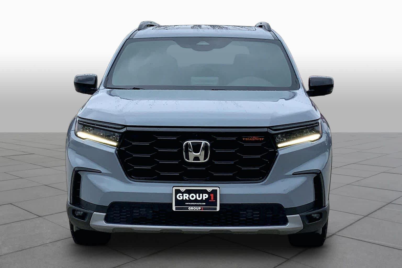 Used 2024 Honda Pilot TrailSport image 4