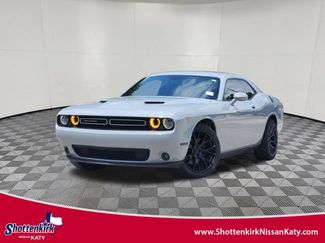 Used 2020 Dodge Challenger SXT w/ Plus Package RWD video 1
