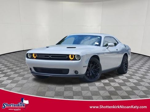Used 2020 Dodge Challenger SXT w/ Plus Package RWD image 1