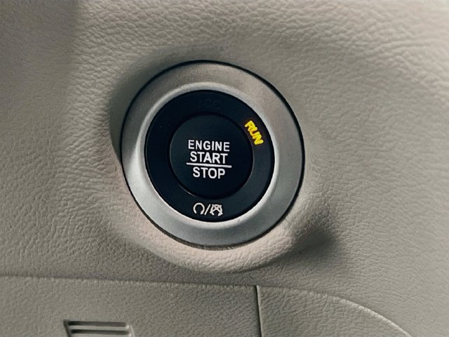 Used 2020 Chrysler Pacifica Touring-L Plus FWD image 19