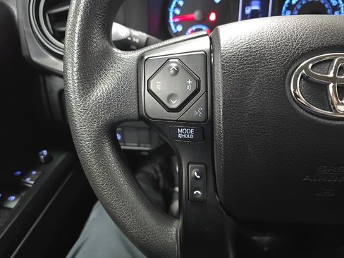 Used 2020 Toyota Tacoma SR image 19