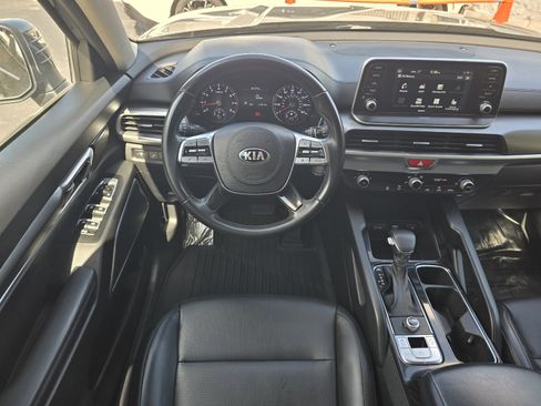 Used 2020 Kia Telluride LX FWD image 14