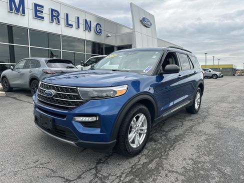 Used 2022 Ford Explorer XLT w/ Equipment Group 202A AWD/4WD image 11
