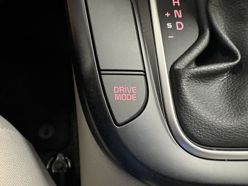 Used 2022 Kia Soul LX FWD image 18