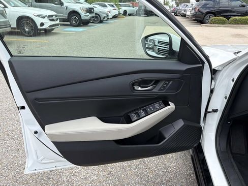 Used 2024 Honda Accord Touring image 19