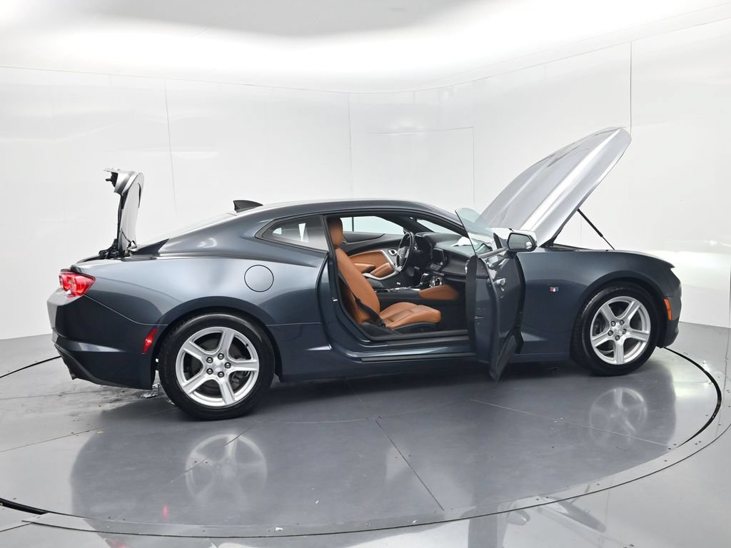 Used 2020 Chevrolet Camaro LT w/ Technology Package RWD image 59