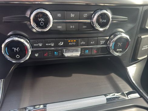 Used 2021 Ford F150 Lariat w/ Equipment Group 502A High image 27