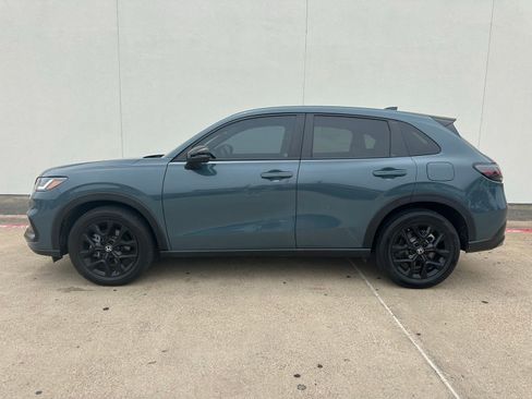 Used 2025 Honda HR-V Sport image 4