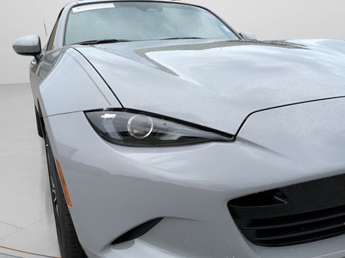 Used 2025 MAZDA MX-5 Miata RF Grand Touring RWD image 10