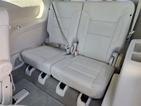 Used 2023 GMC Acadia Denali image 19