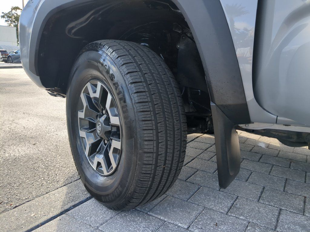 Used 2020 Toyota Tacoma TRD Off-Road w/ TRD Premium Off Road Package AWD/4WD image 35
