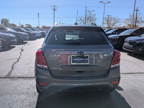 Used 2022 Chevrolet Trax LT w/ Sport Edition image 9