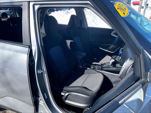 Used 2023 Kia Soul LX w/ LX Technology Package image 11