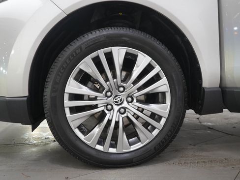 Used 2021 Toyota Venza Limited AWD/4WD image 31