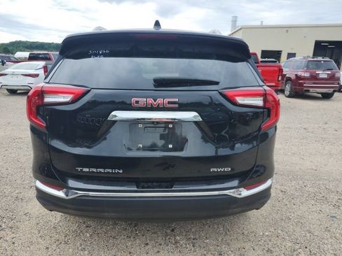Used 2024 GMC Terrain SLT AWD/4WD image 4