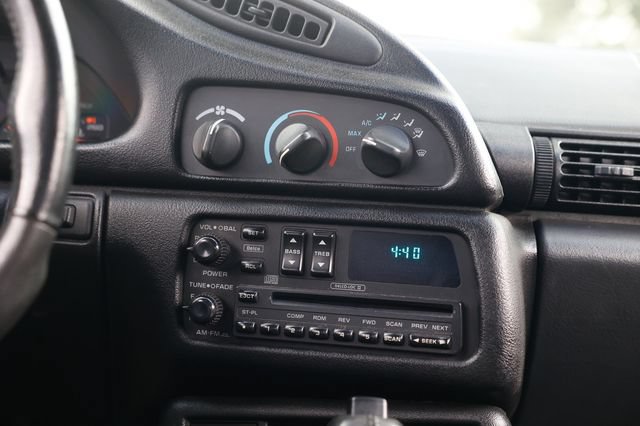 Used 1996 Chevrolet Camaro Z28 RWD image 32