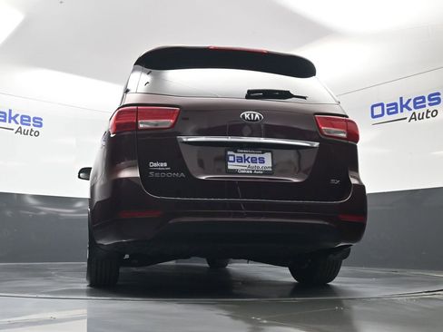 Used 2017 Kia Sedona SX image 42