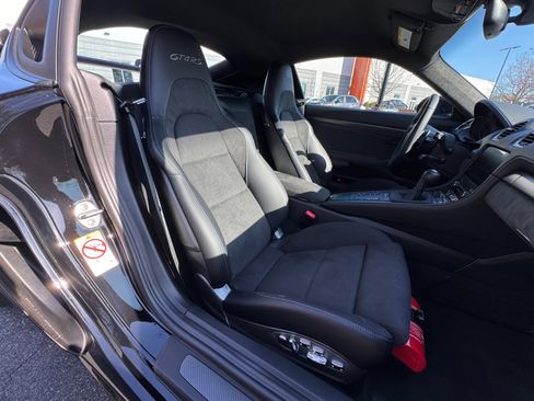 Used 2025 Porsche 718 Cayman GT4 RS image 54