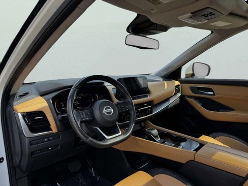 Used 2021 Nissan Rogue Platinum image 19