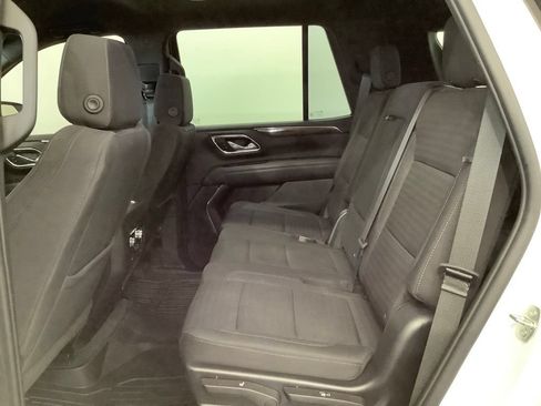 Used 2023 GMC Yukon SLE AWD/4WD image 8