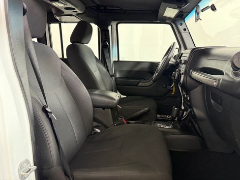 Used 2017 Jeep Wrangler Unlimited Sport AWD/4WD image 19