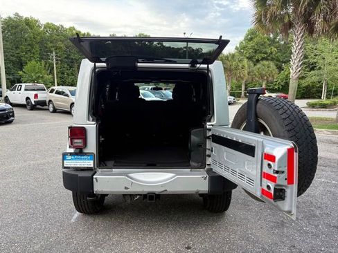 Used 2012 Jeep Wrangler Unlimited Sahara w/ Connectivity Group AWD/4WD image 28