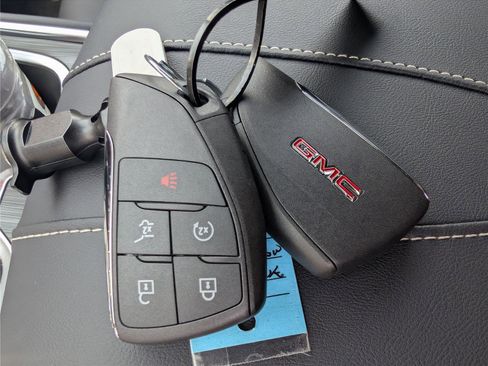 New 2025 GMC Acadia Elevation w/ Elevation Premium Package image 20