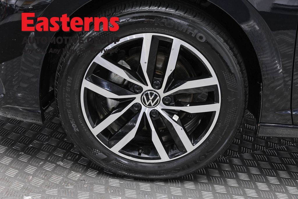 Used 2025 Volkswagen Jetta SE FWD image 32